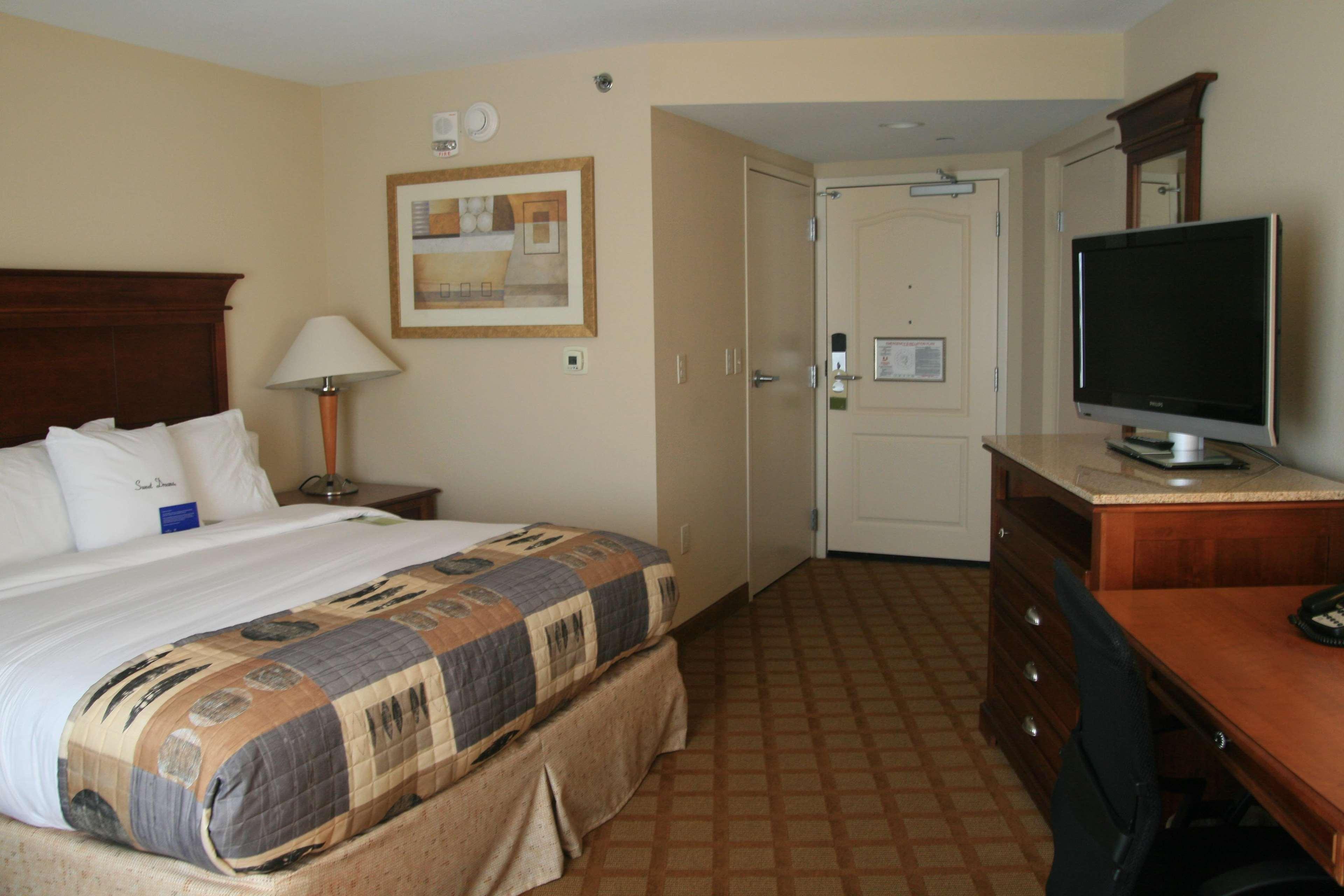Doubletree By Hilton Jefferson City Exterior photo