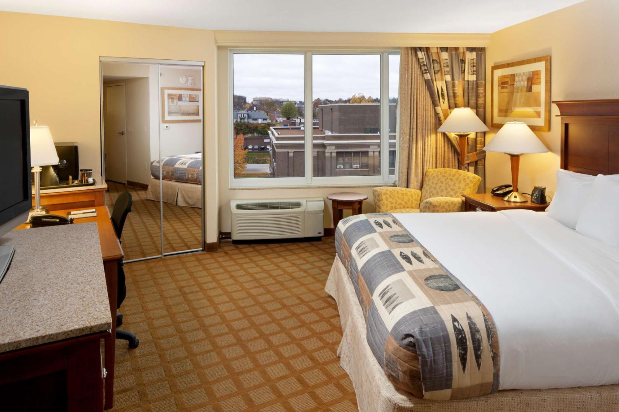 Doubletree By Hilton Jefferson City Exterior photo