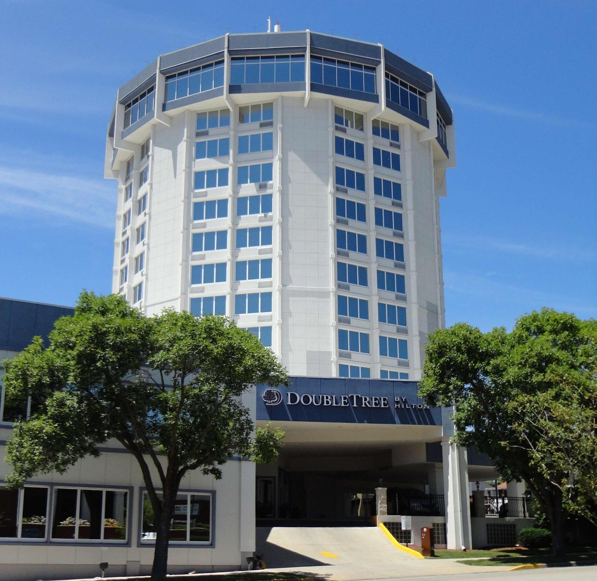 Doubletree By Hilton Jefferson City Exterior photo