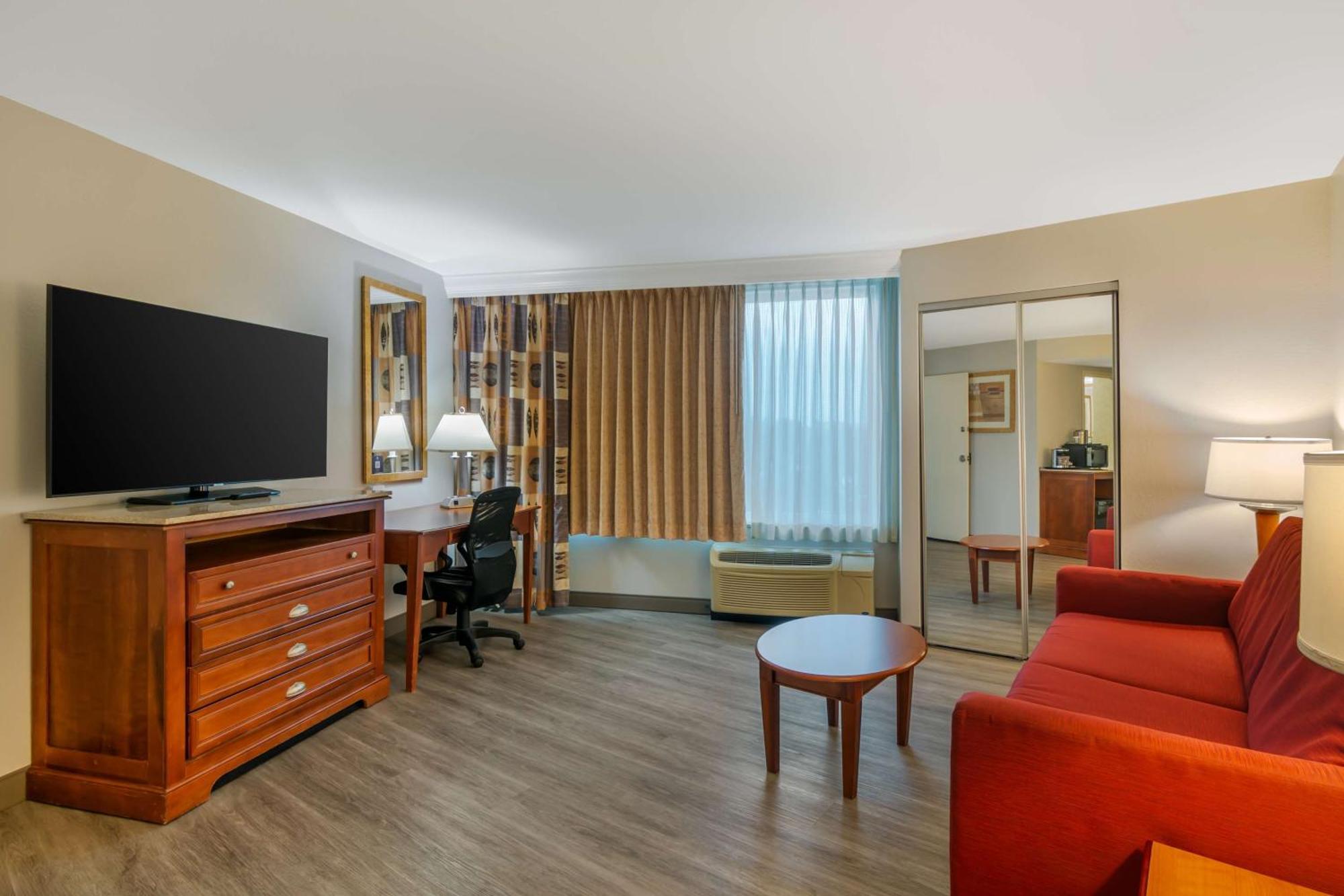 Doubletree By Hilton Jefferson City Exterior photo