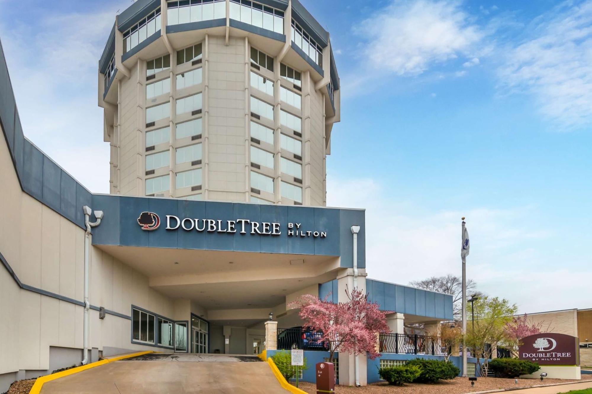 Doubletree By Hilton Jefferson City Exterior photo