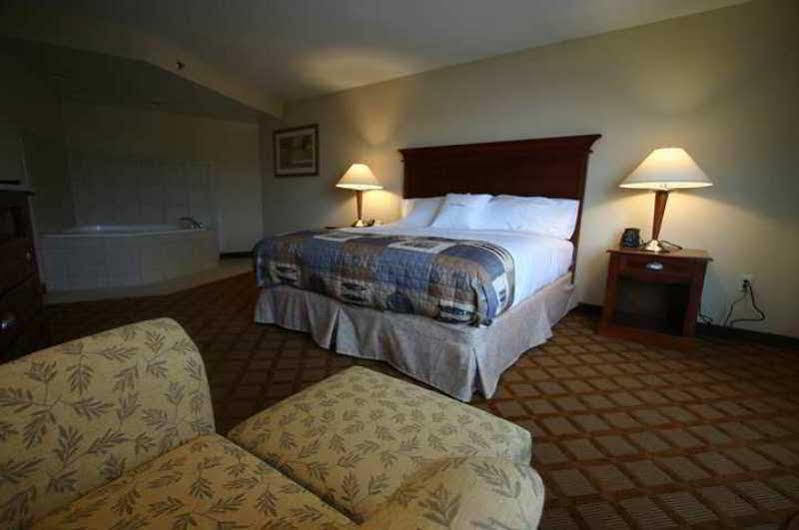 Doubletree By Hilton Jefferson City Exterior photo
